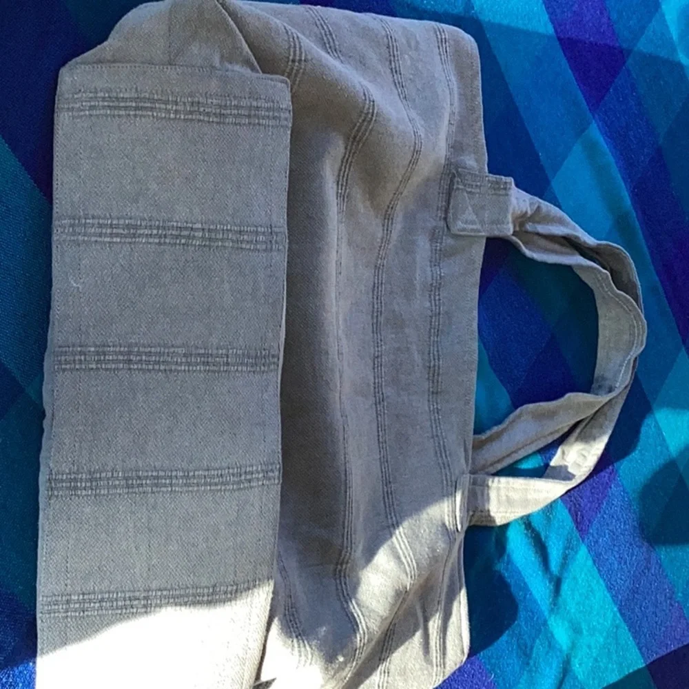 Tofino Towel Company..The Traveller Tote Bag. Stone Colour. - Picture 3 of 8